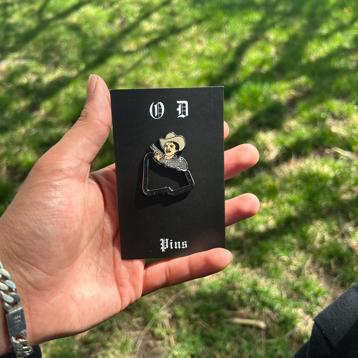 New Era Chalino Pin